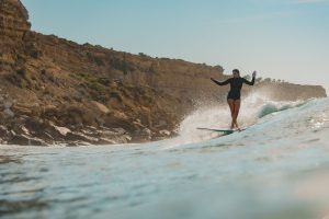 https://www.soulandsurf.com/wp-content/uploads/2026/07/in.the_.flow_.photography_flora-16504-300x200.jpg
